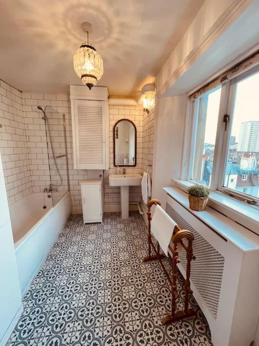 Penthouse Sea View Home Brighton ภายนอก รูปภาพ